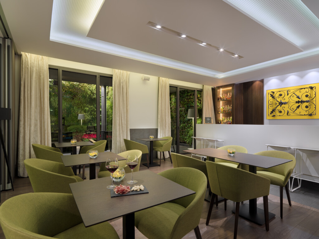 Lounge Bar