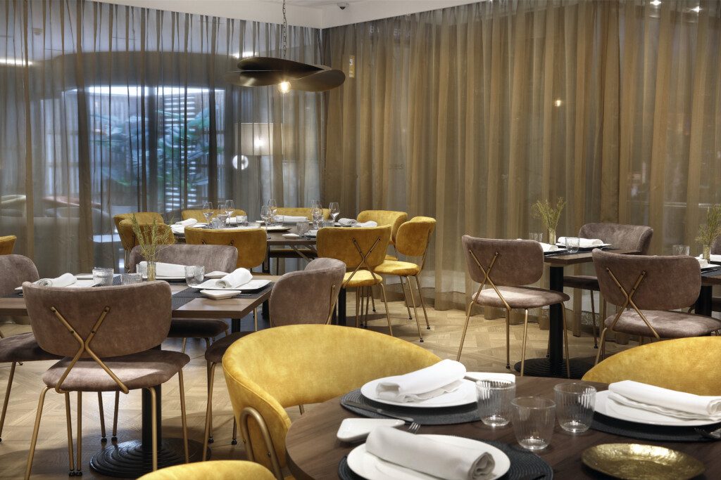 Café Lugano Restaurant & Bar