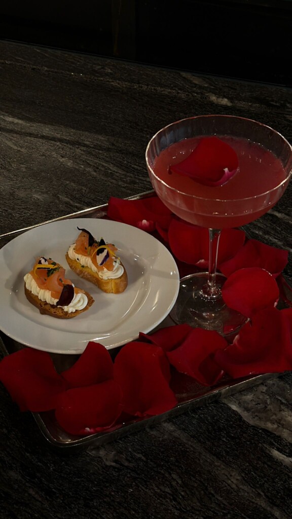 Un Sant Valentí de còctels i tapes al Granados 83