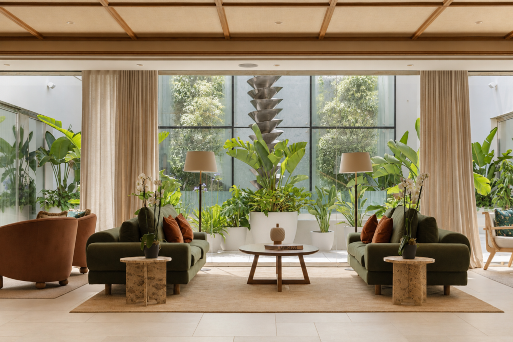Florida Lounge by Lladró